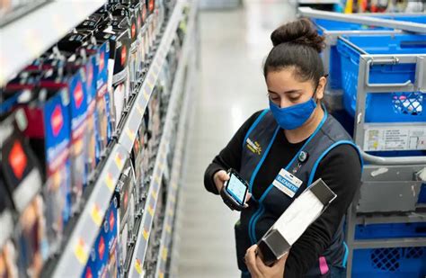 how much do personal shoppers at walmart make